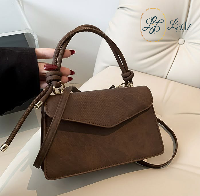 Western style retro one-shoulder bag